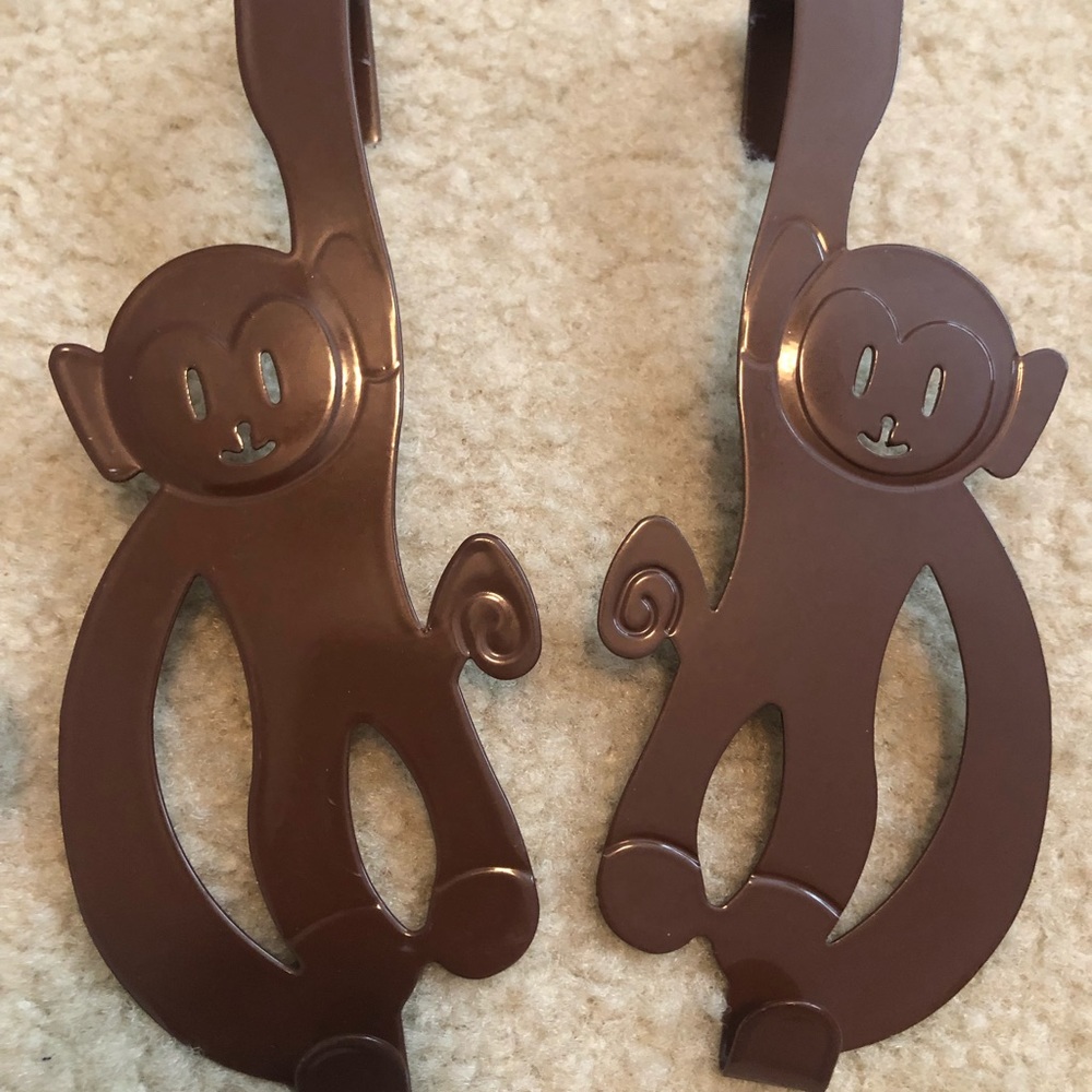 Set of 2 Over the Door Hanger- monkeys 🐒 brown